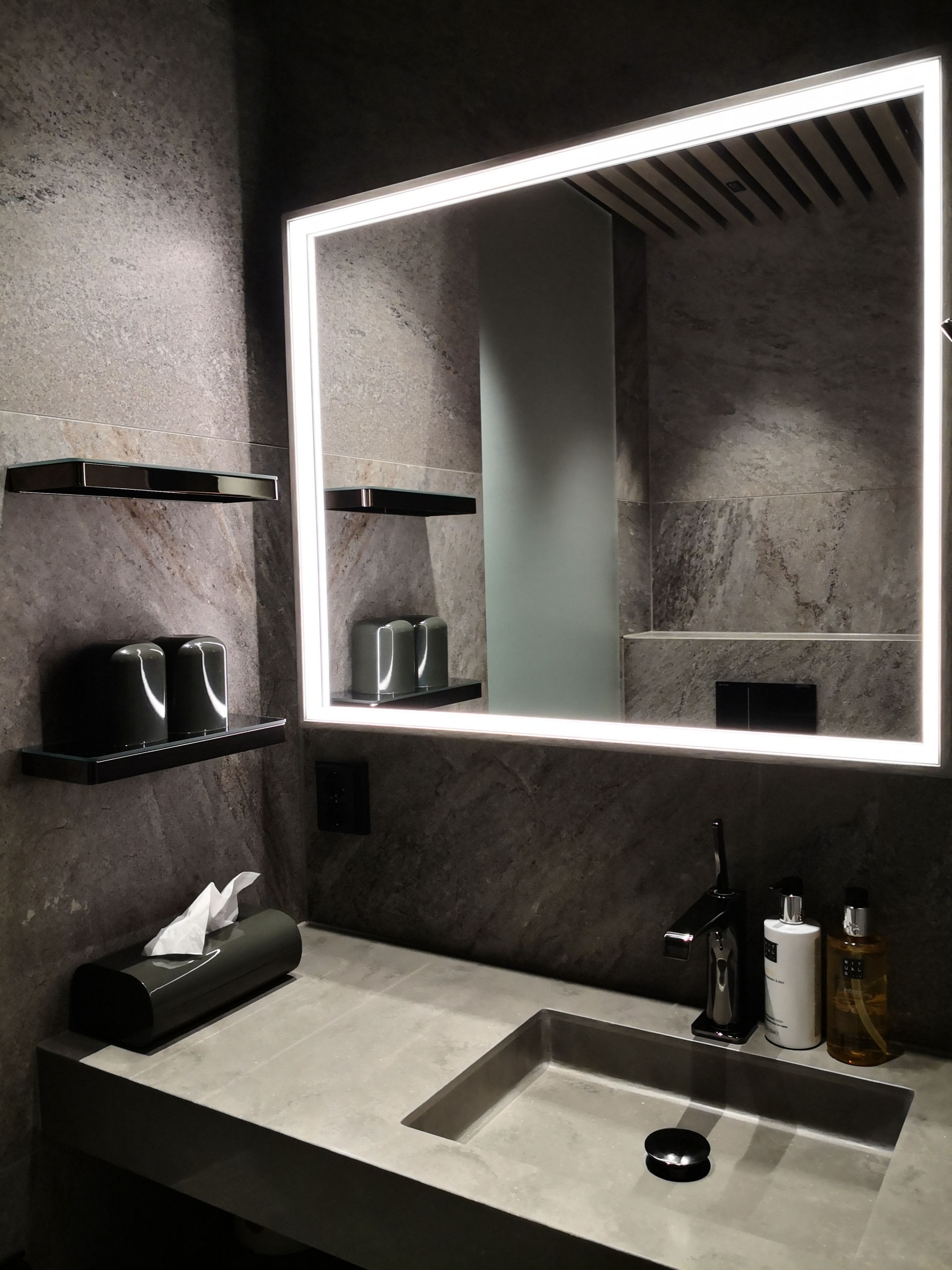 javri-bathroom